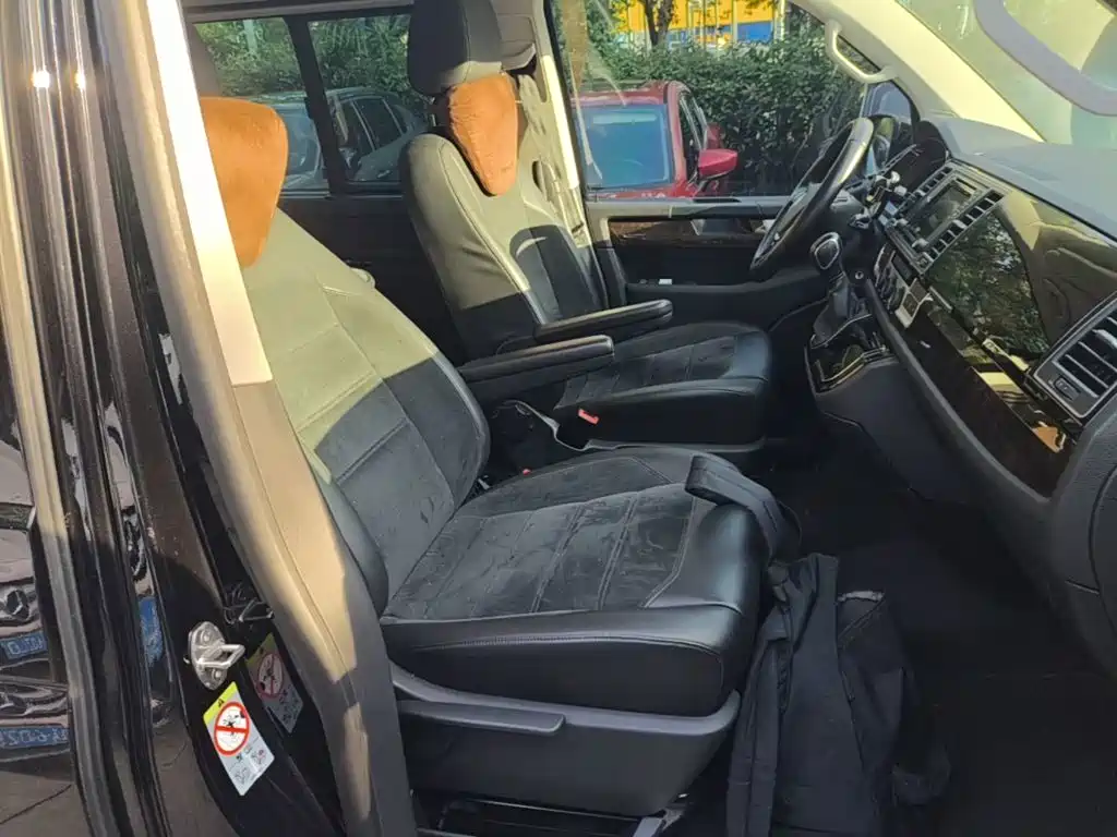 Volkswagen Multivan 2019 2018 2.0TSI 2WD Luxury Edition 7-Seater