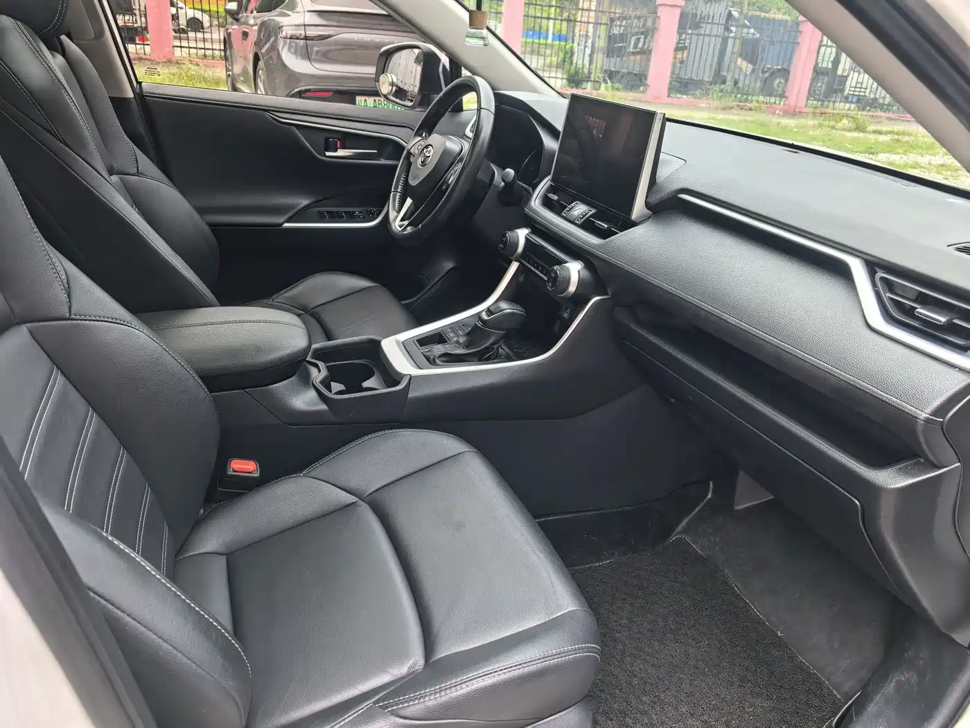 Toyota Wildlander 2022 2.0L CVT AWD Luxury PLUS Edition фото 10