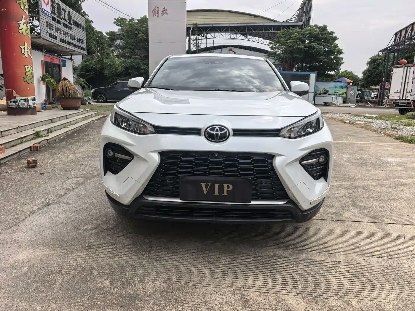 Toyota Wildlander 2022 2.0L CVT AWD Luxury PLUS Edition фото 2