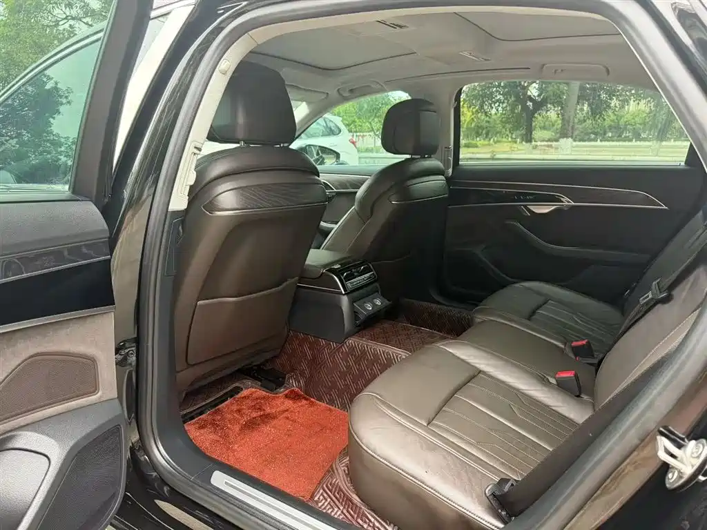 Audi A8 2021 A8L 50 TFSI quattro Comfort фото 8