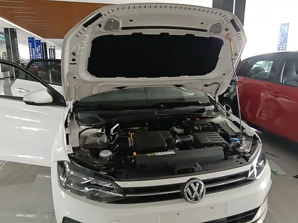 Volkswagen Polo 2019 Plus 1.5L Automatic Panorama Enjoyment Edition фото 20