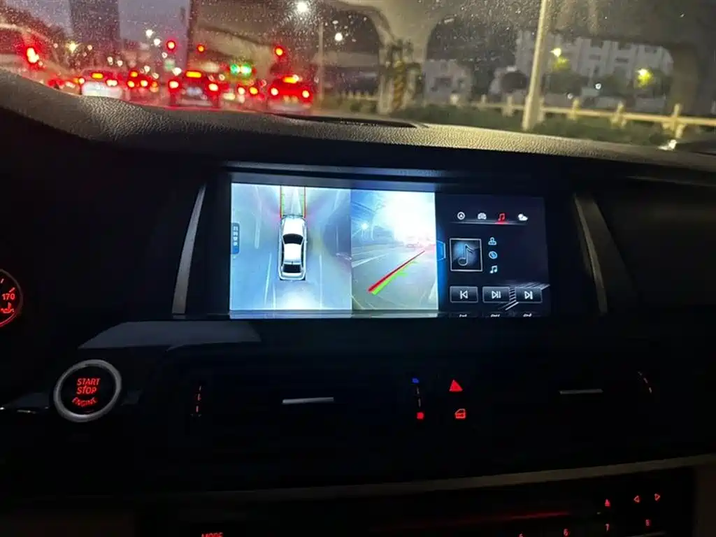 BMW 5 Series 2012 520Li Elegance фото 8