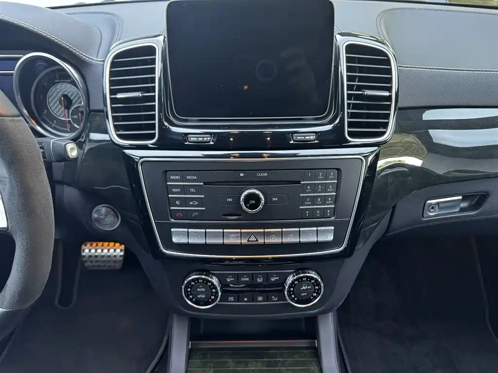 Mercedes-Benz GLS AMG 2017 AMG GLS 63 4MATIC фото 14