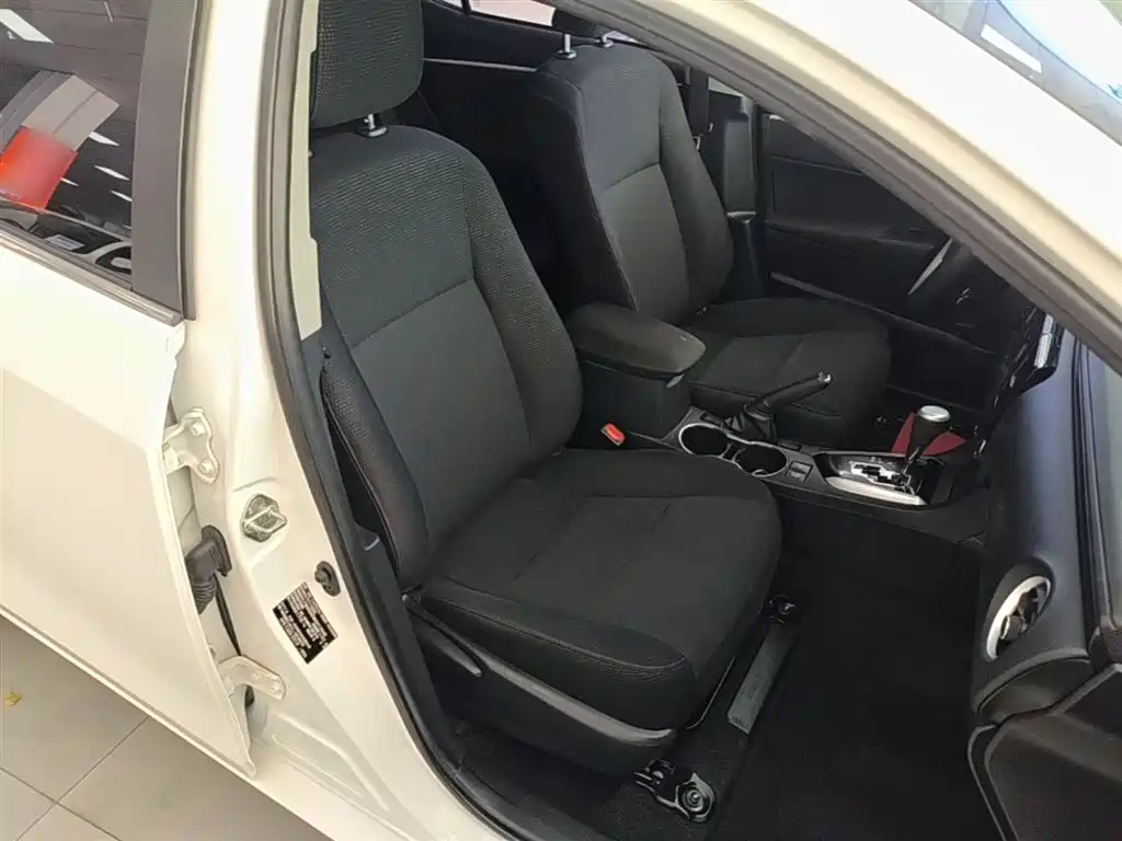 Toyota Corolla 2018 1.2T S-CVT GL Smart Edition фото 25