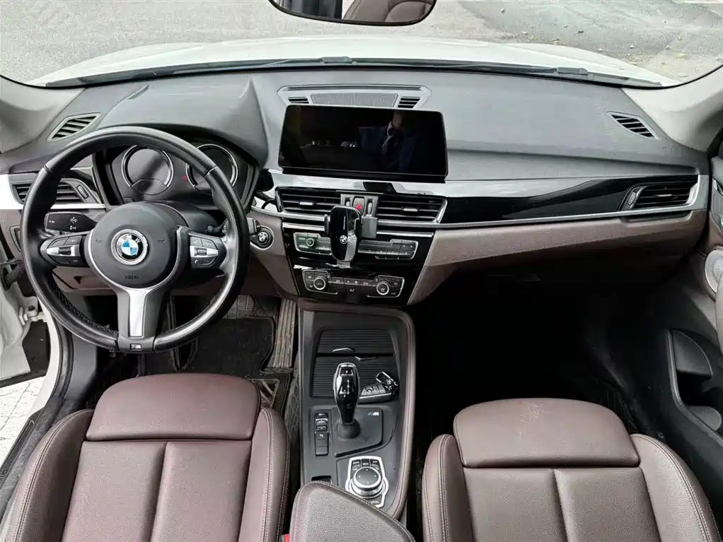 BMW X1 2022 sDrive25Li Leading фото 7