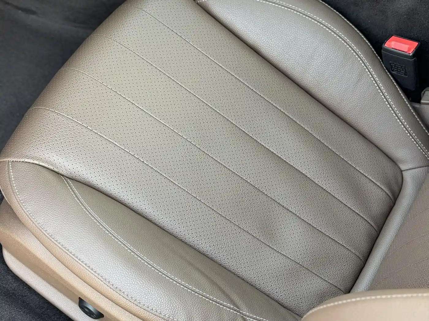 Mercedes-Benz E-Class 2023 E 300 L Fashion фото 6