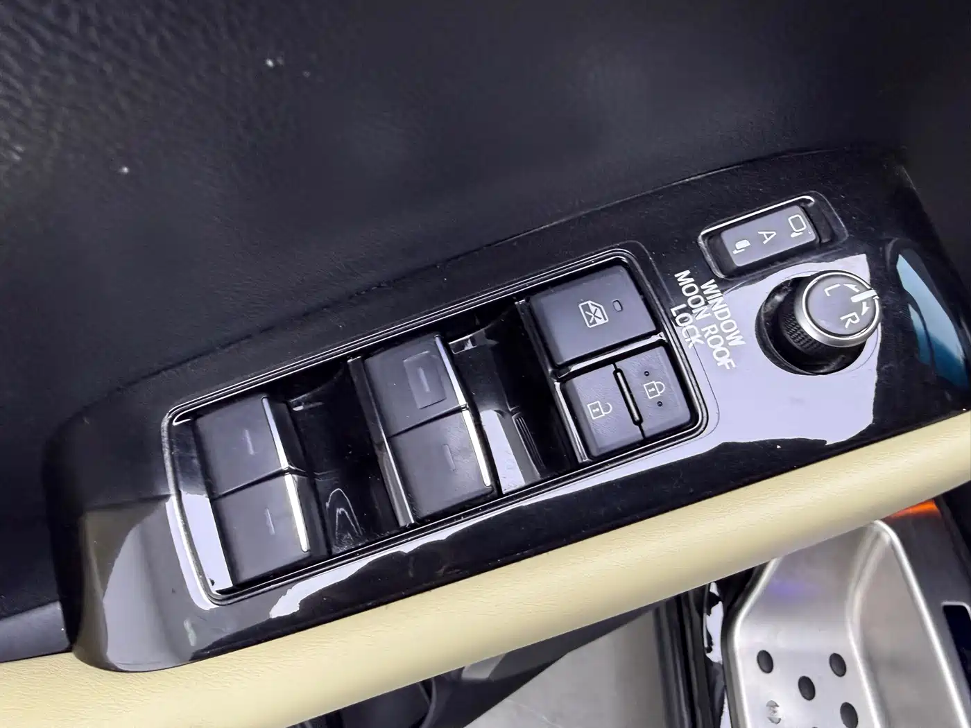 Toyota Alphard 2021 Hybrid 2.5L Luxury фото 18