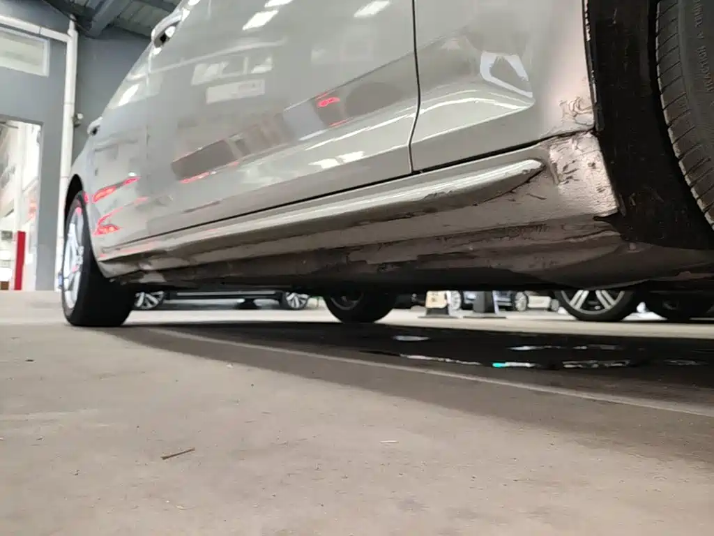 Фото 21 - Audi A4L