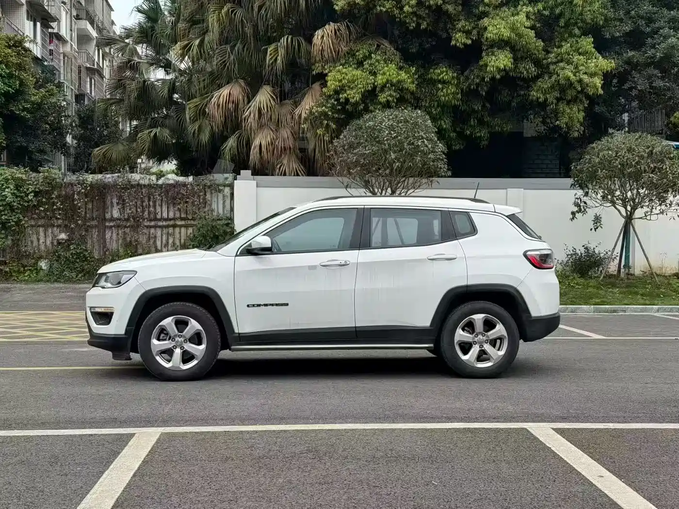 Photo 3 - Jeep Compass