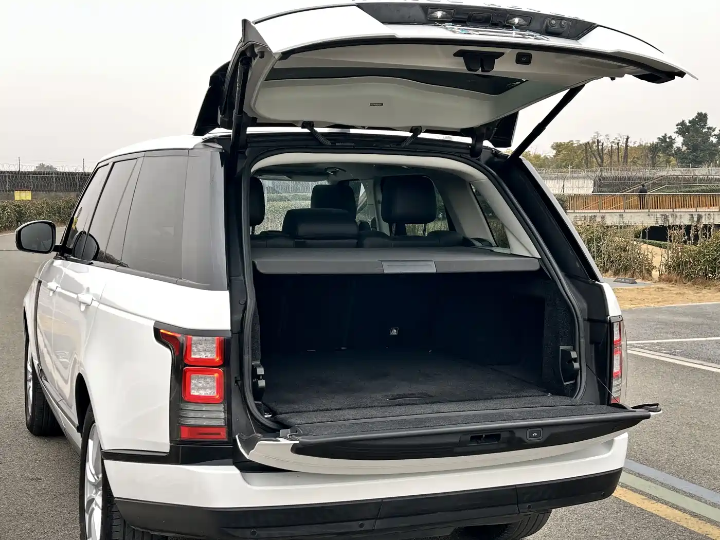 Land Rover Range Rover 2015 3.0 TDV6 Vogue фото 10