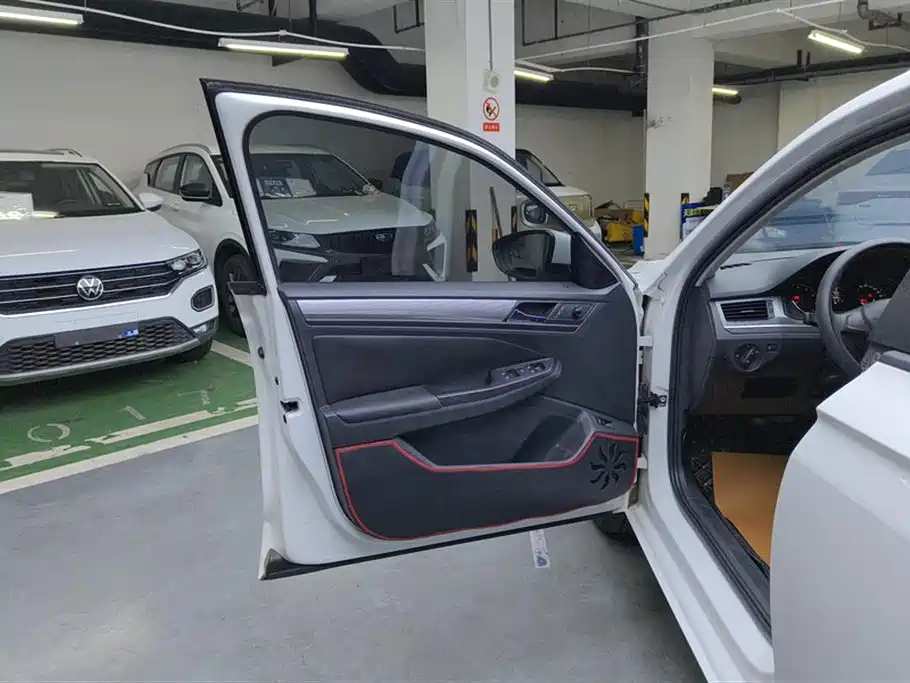 Volkswagen Bora 2018 1.5L Automatic Fashion фото 7
