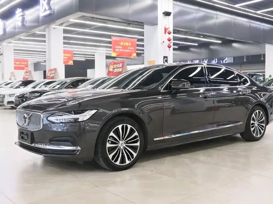 Volvo S90 2023 — пригон из Китая