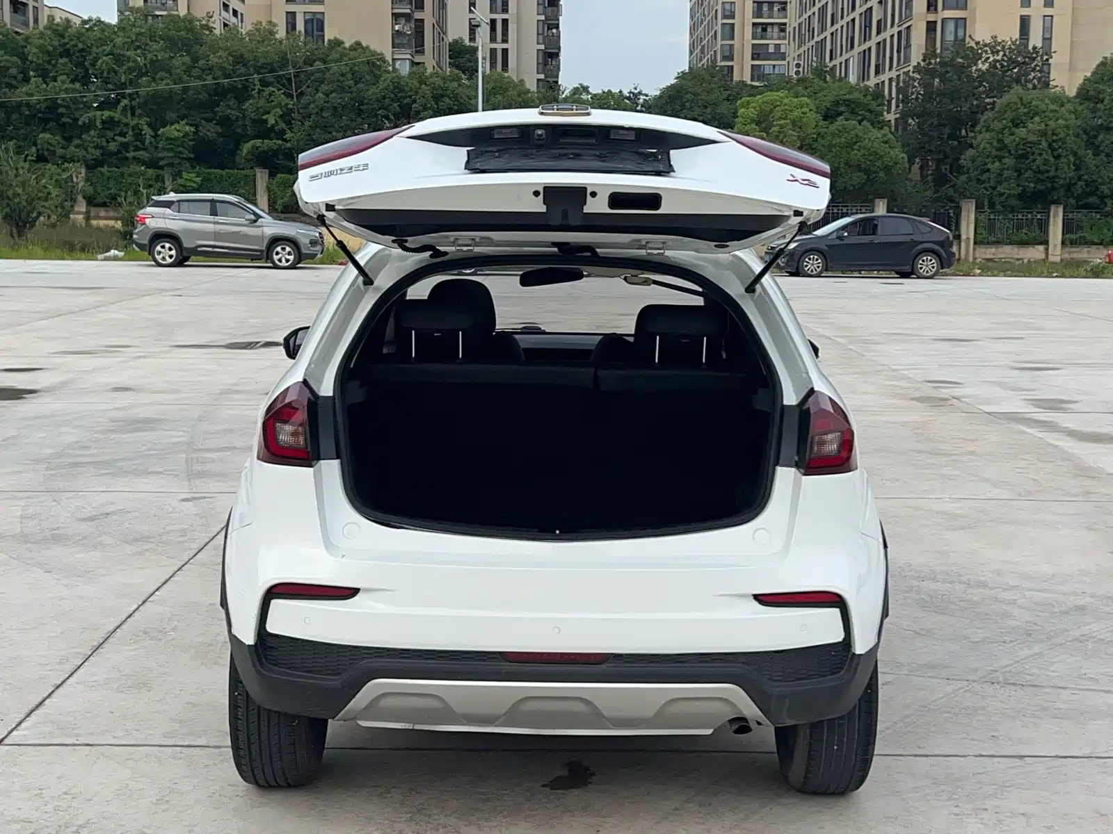 Photo 8 - Geely Vision X3