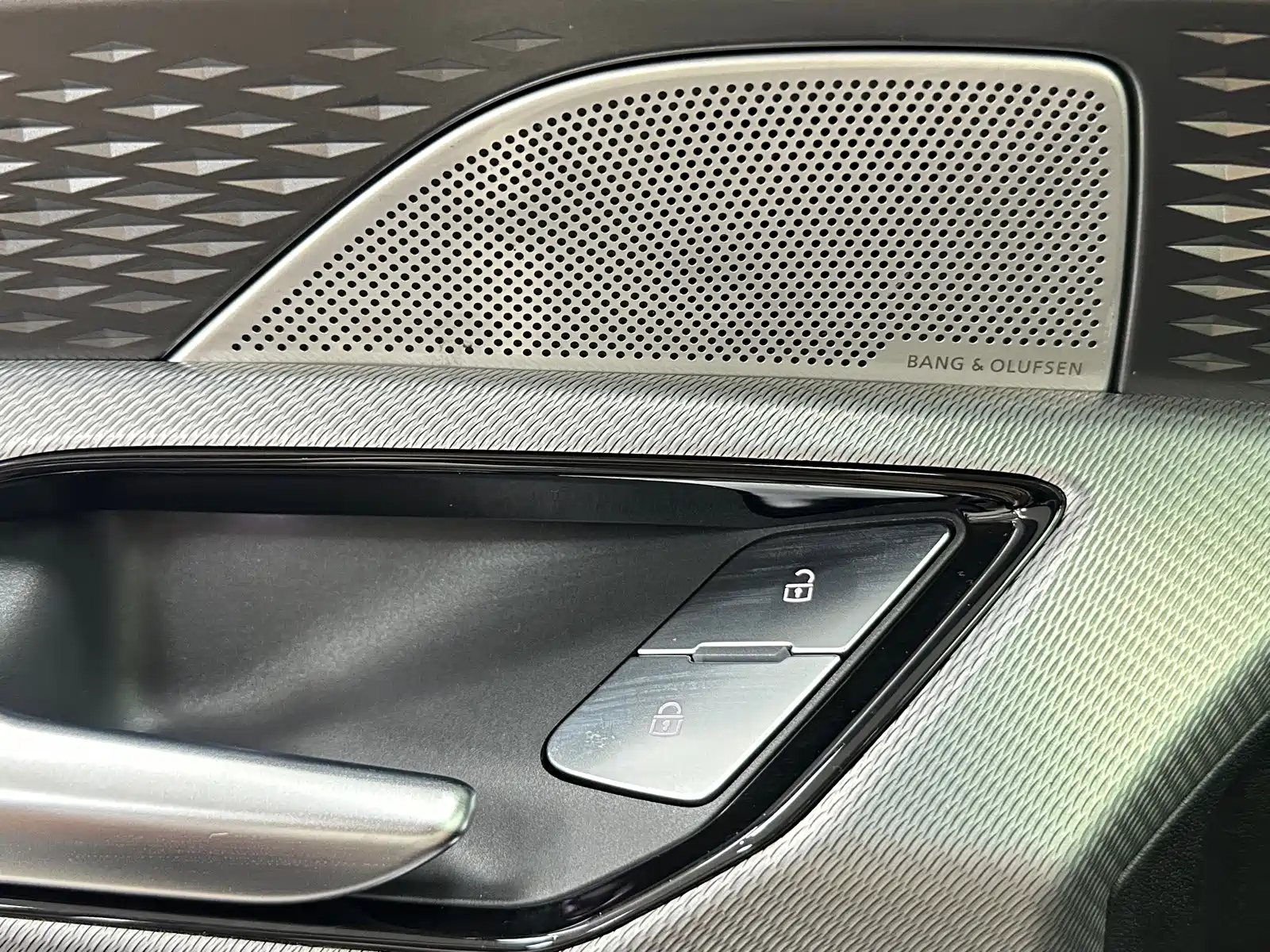 Photo 20 - Audi Q6
