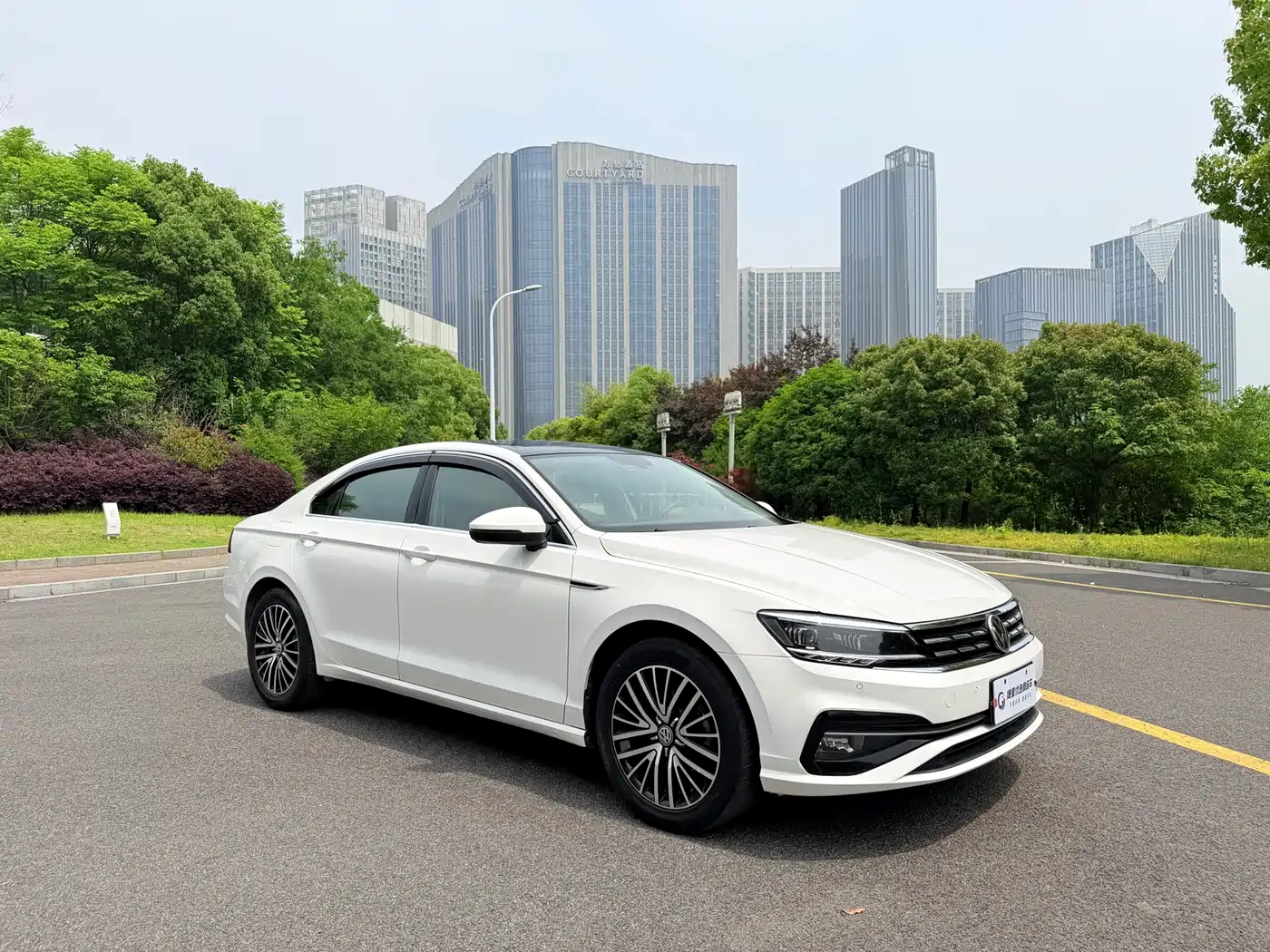 Volkswagen Lamando 2019 280TSI DSG Luxury Edition China V фото 3