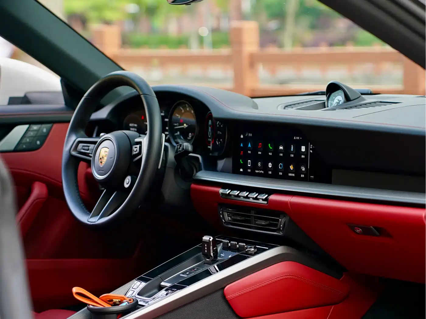 PORSCHE 911