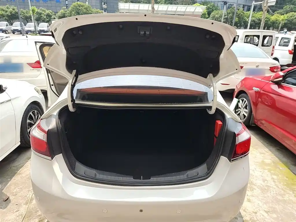 Chevrolet Cruze 2016 1.5L Automatic Fashion Sunroof Edition фото 19