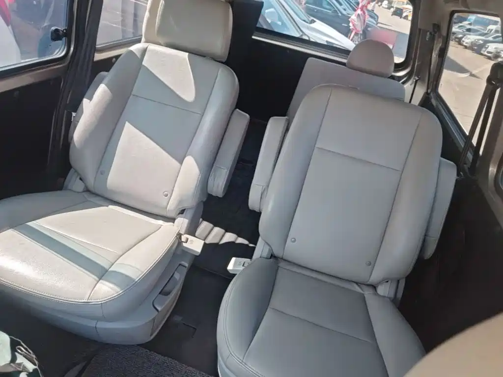 Dongfeng Fengxing Lingzhi 2025 2023 M5L 1.6L Basic 7-seater