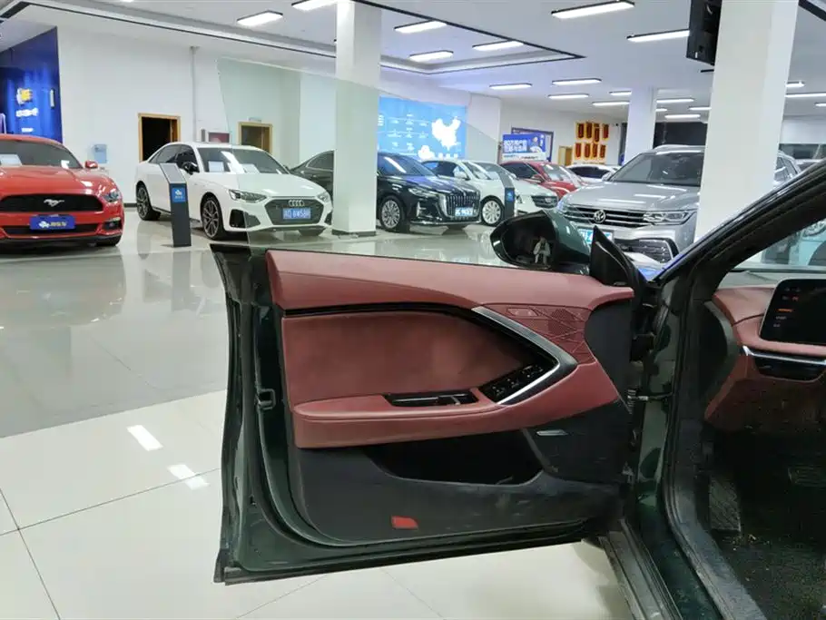 MG MG7