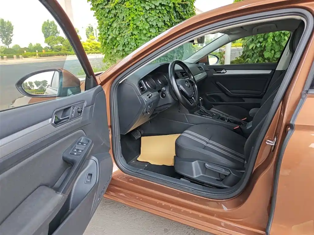 Volkswagen Lamando 2017 230TSI DSG Trend Edition фото 16