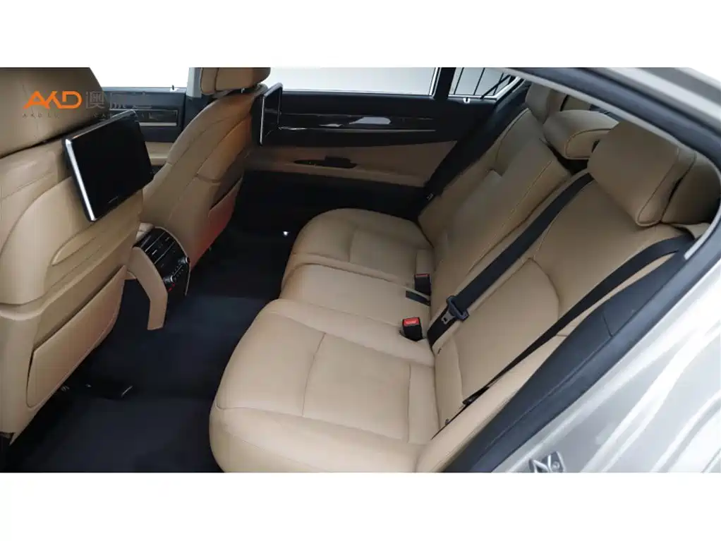 BMW 7 Series 2013 Model 730Li Luxury фото 7