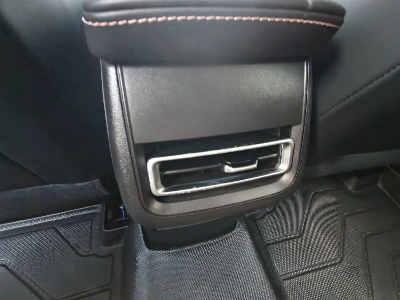 Photo 11 - Changan Eado