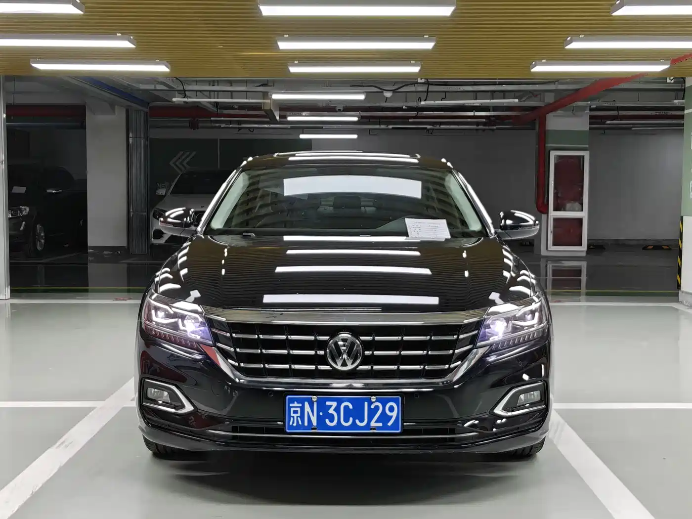 Volkswagen Passat 2019 330TSI Luxury Edition China VI фото 2