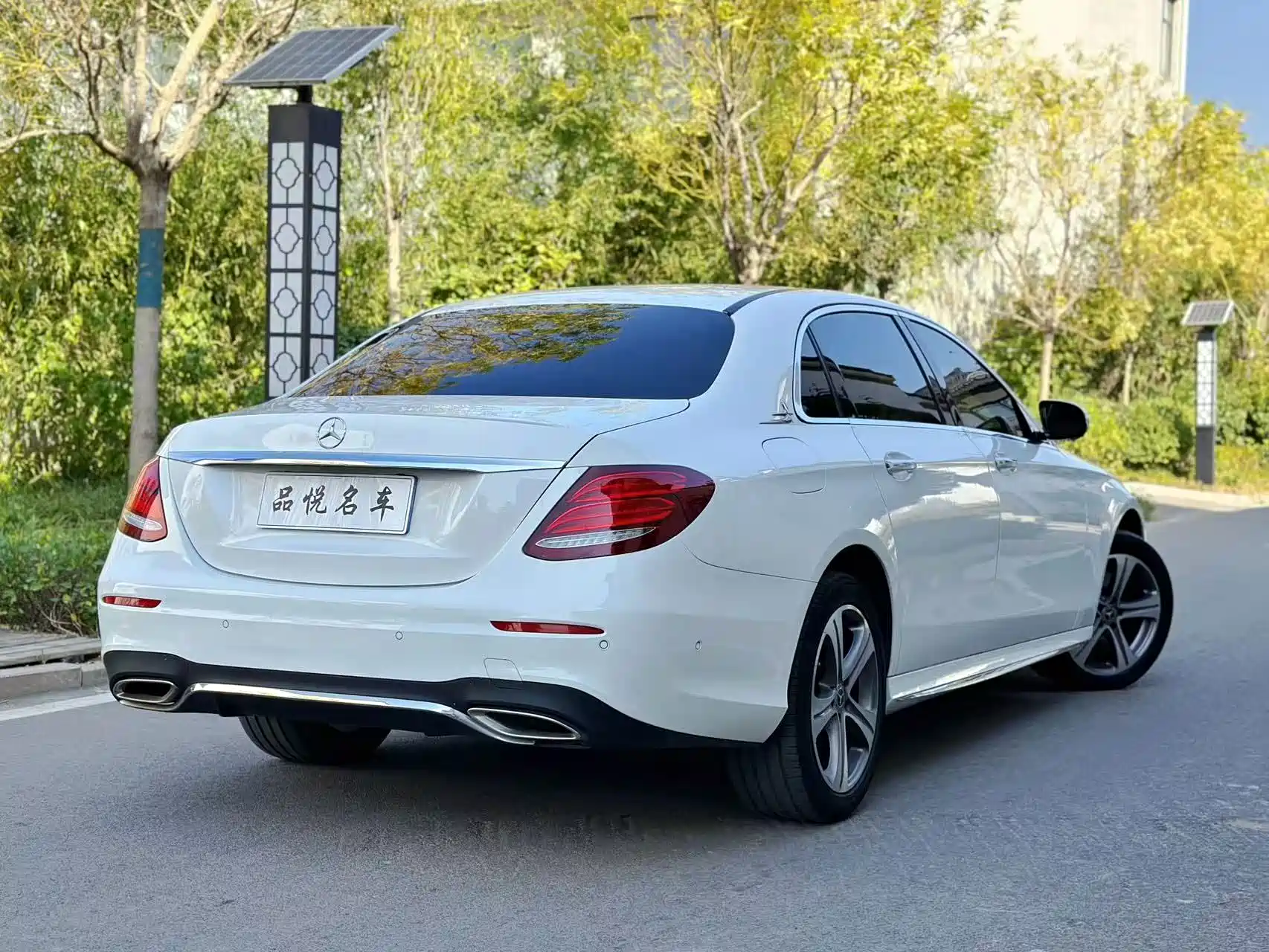 Фото 9 - Mercedes-Benz E-Class
