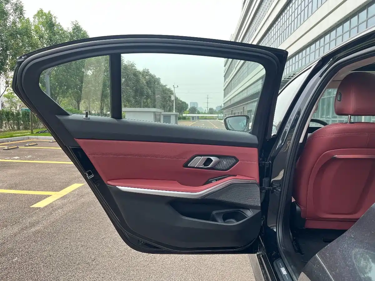 BMW i3 2025 eDrive 40 L Shadow Night Sport Package фото 22