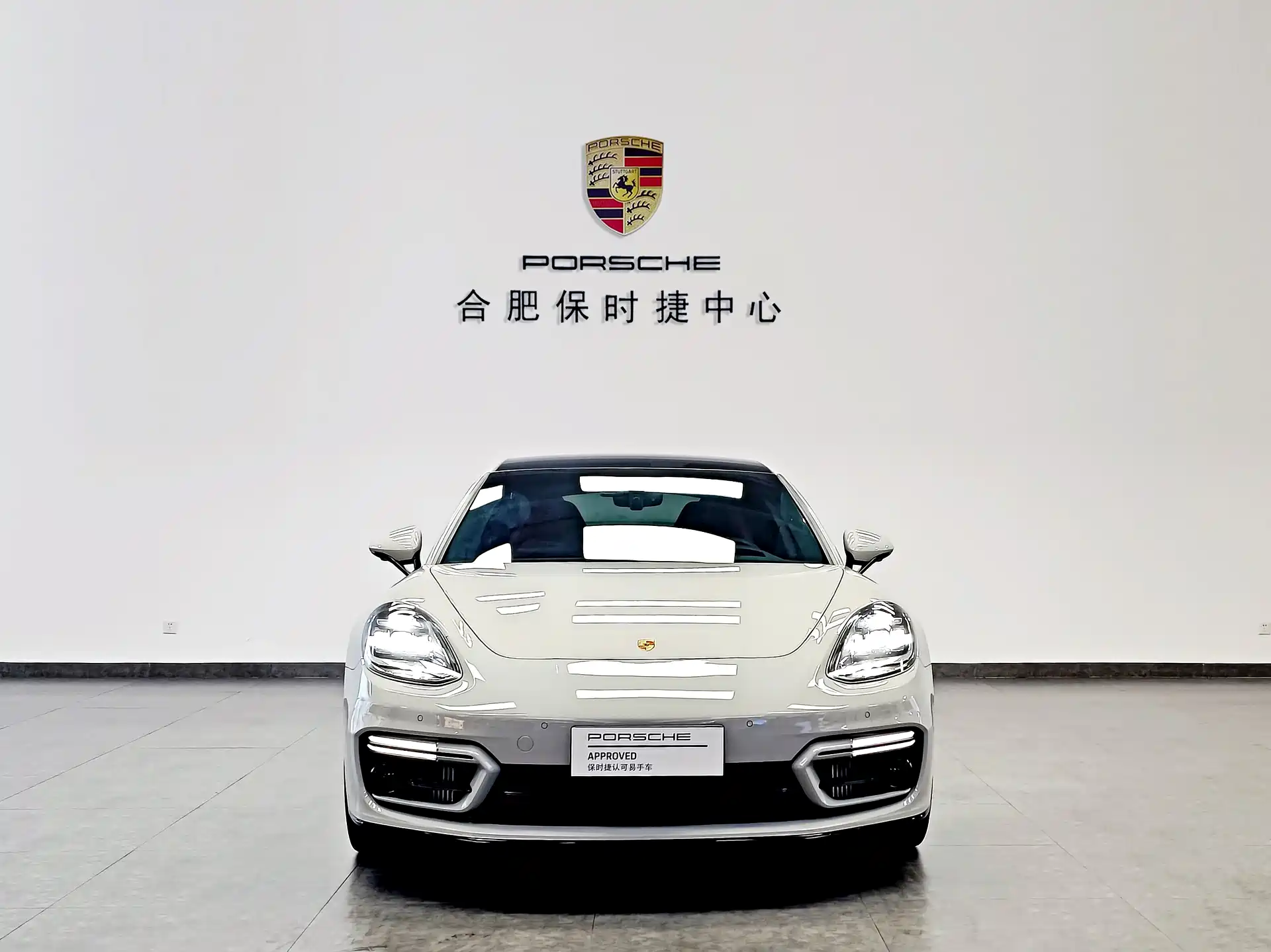 Фото 2 - Porsche Panamera