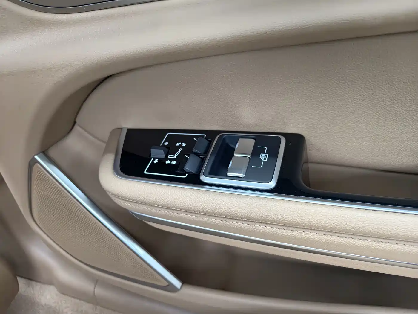 Jaguar XFL 2025 2025 2.0T P250 FWD Luxury Edition