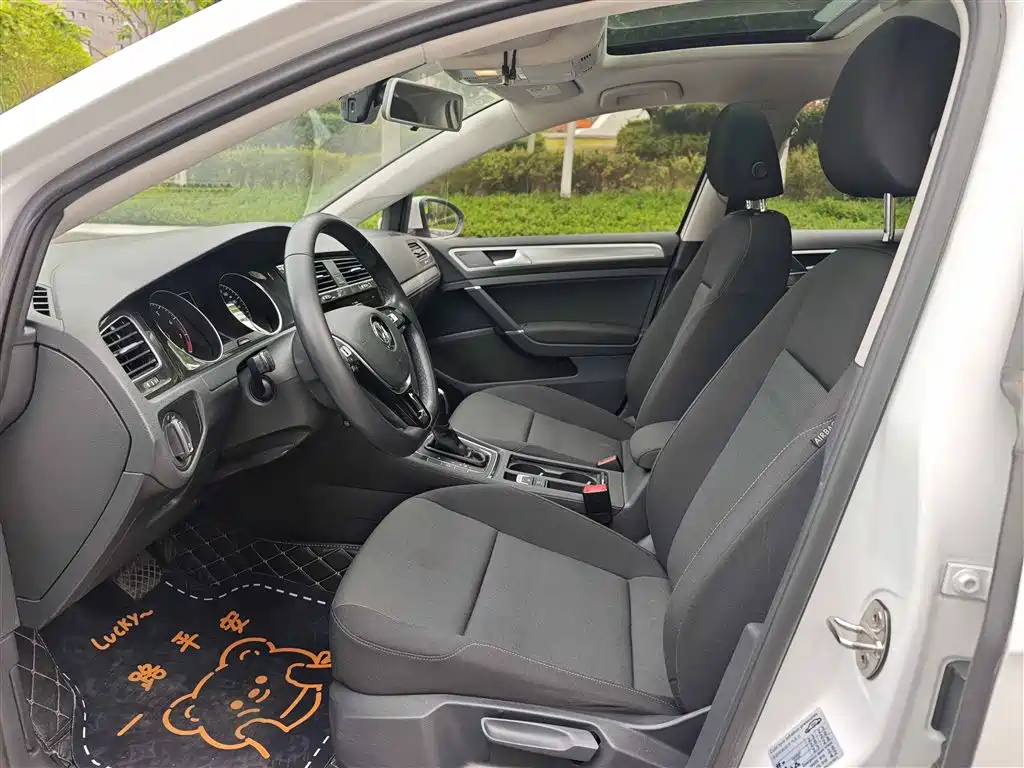 Volkswagen Golf 2020 200TSI DSG Comfort фото 14