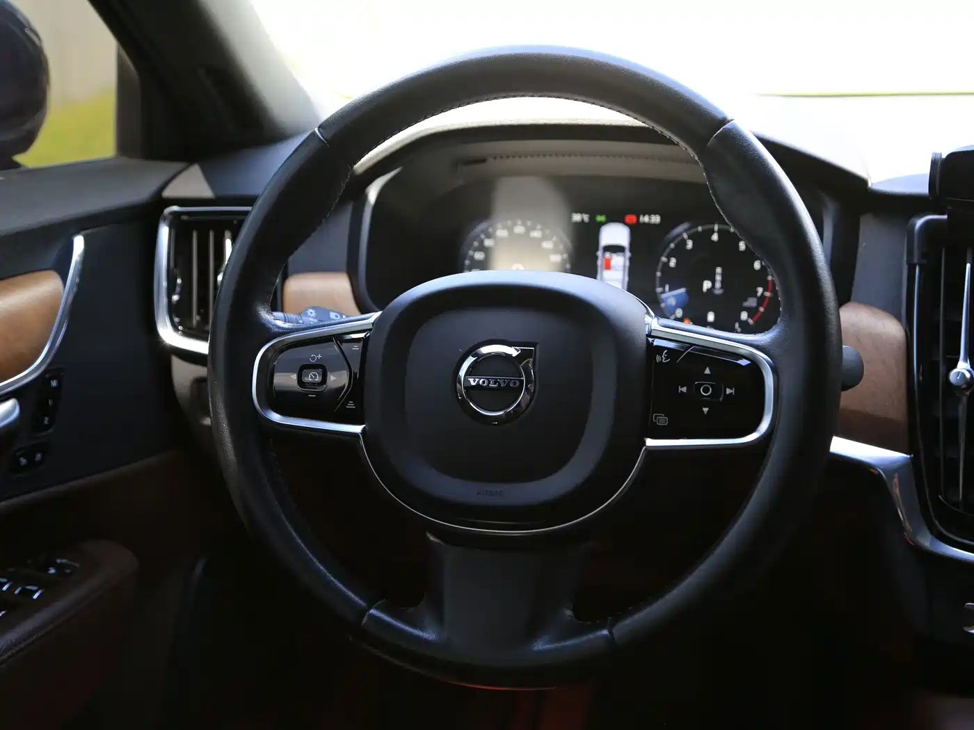 Фото 5 - Volvo S90