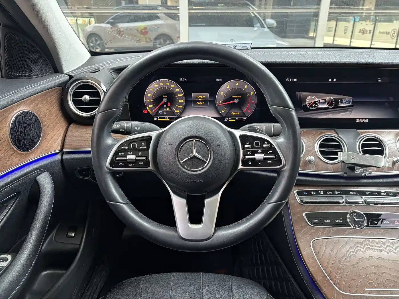 Mercedes-Benz E-Class 2019 E 300 L Fashion фото 8