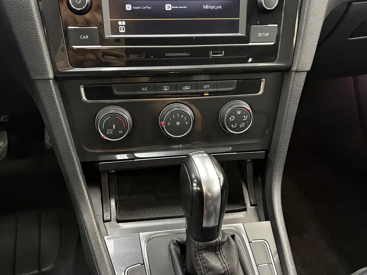 Volkswagen Golf 2018 230TSI Automatic Comfort фото 15