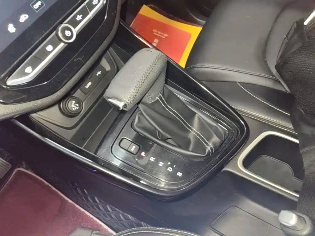 Baojun 530 2021 2021 Global Anniversary Edition 1.5T CVT Luxury 7-seater