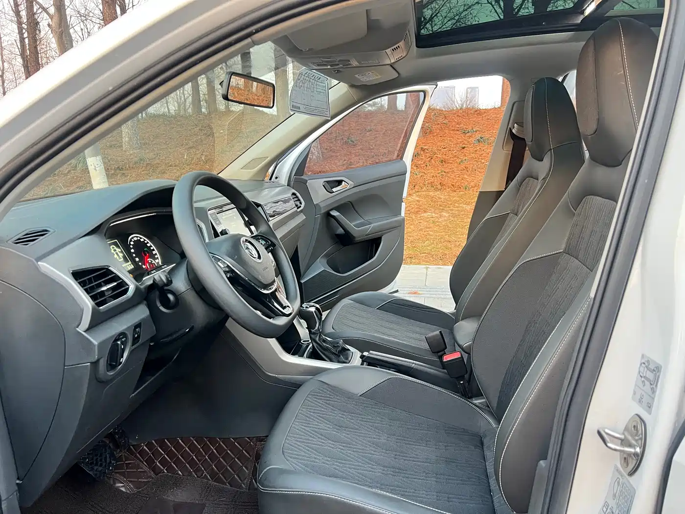 Volkswagen T-Cross 2020 1.5L Automatic Comfort Edition фото 10