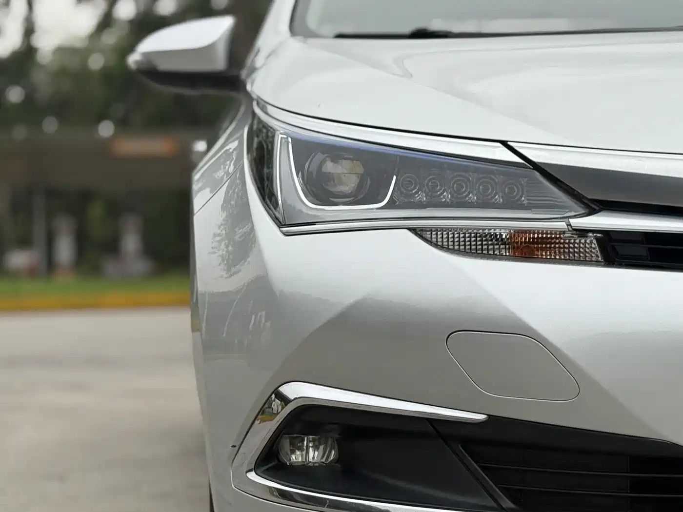 Toyota Corolla 2017 Facelift Hybrid 1.8L E-CVT Leading Edition фото 5