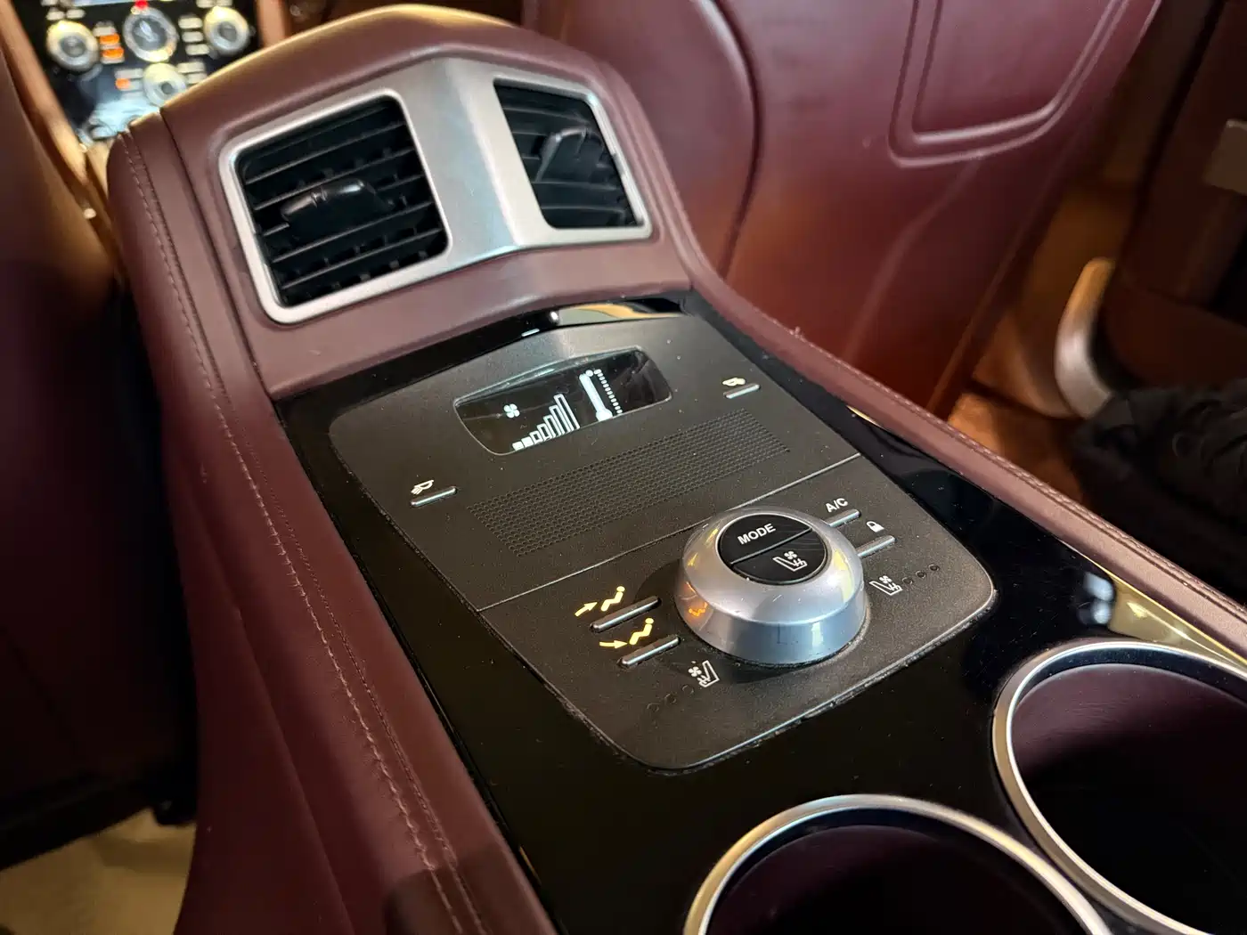 Aston Martin Rapide 2013 6.0L S фото 14