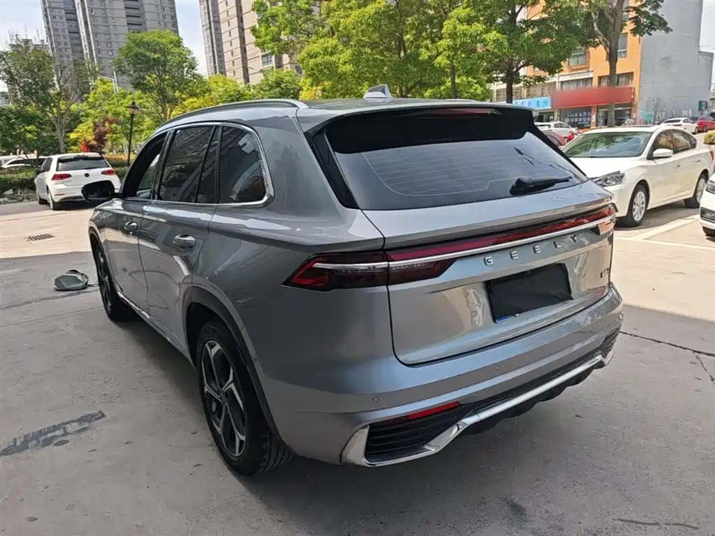 Фото 5 - Geely Monjaro