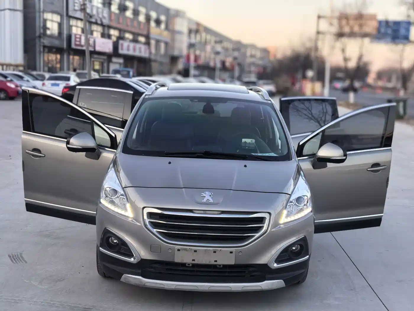 Peugeot 3008 2015 1.6THP Automatic Top Style Edition фото 4