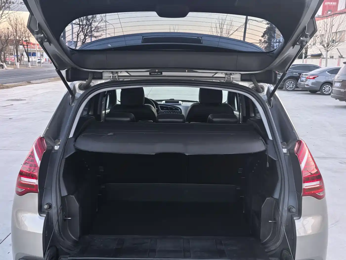 Peugeot 3008 2015 1.6THP Automatic Top Style Edition фото 15