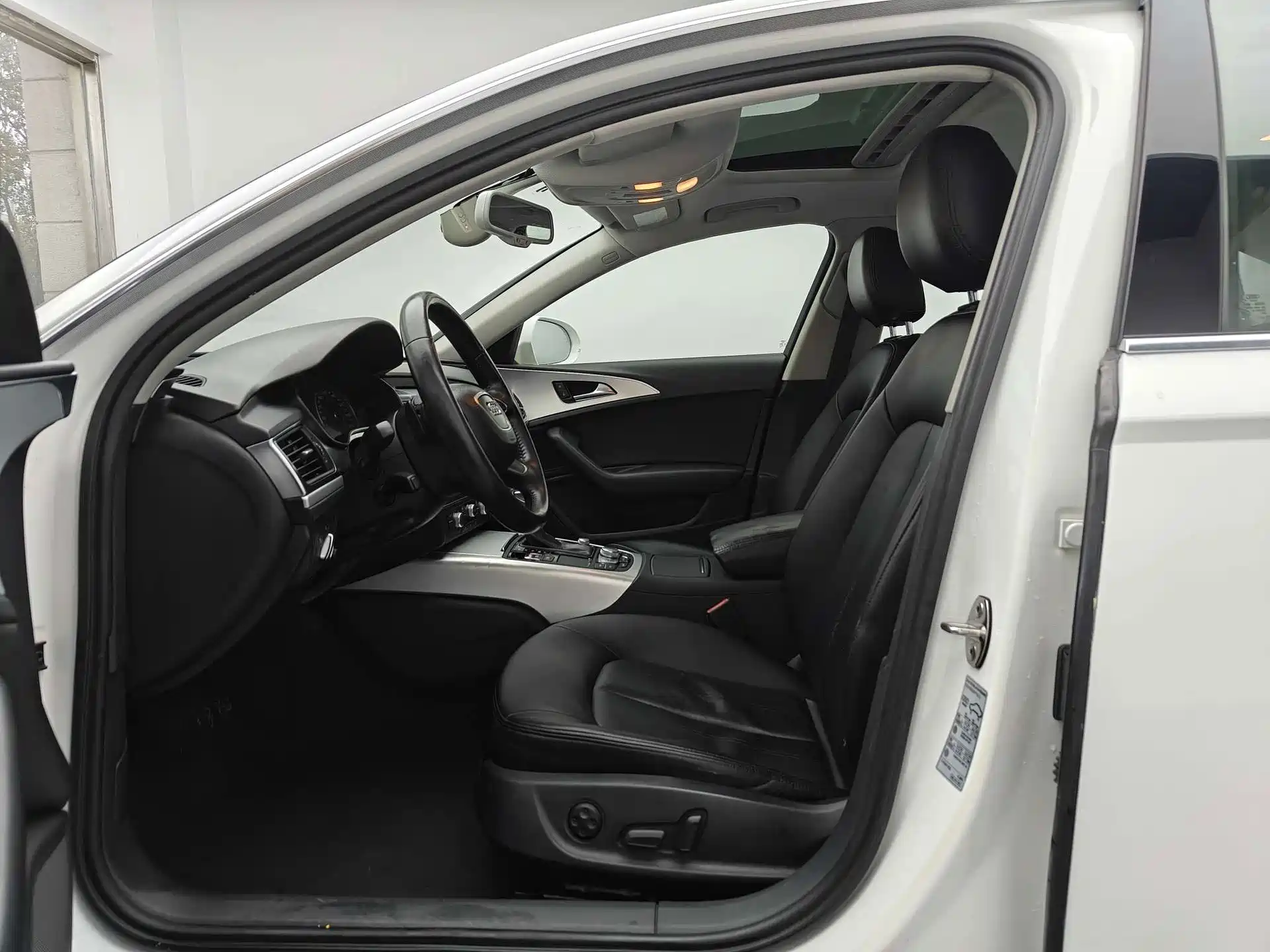 Фото 9 - Audi A6L