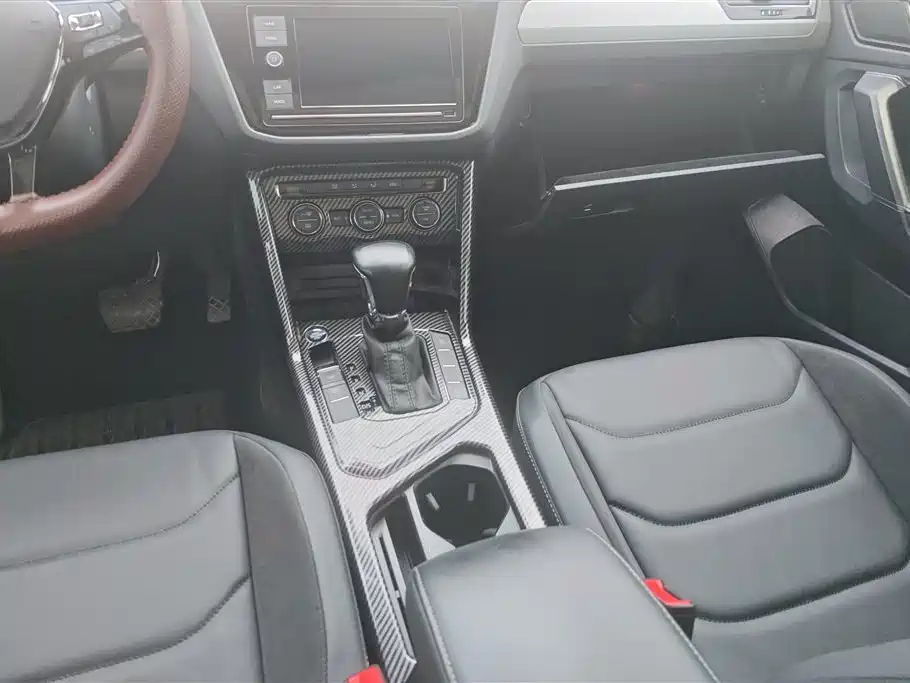 Volkswagen Tiguan L 2019 330TSI Auto 2WD Panorama Comfort Edition China V фото 16