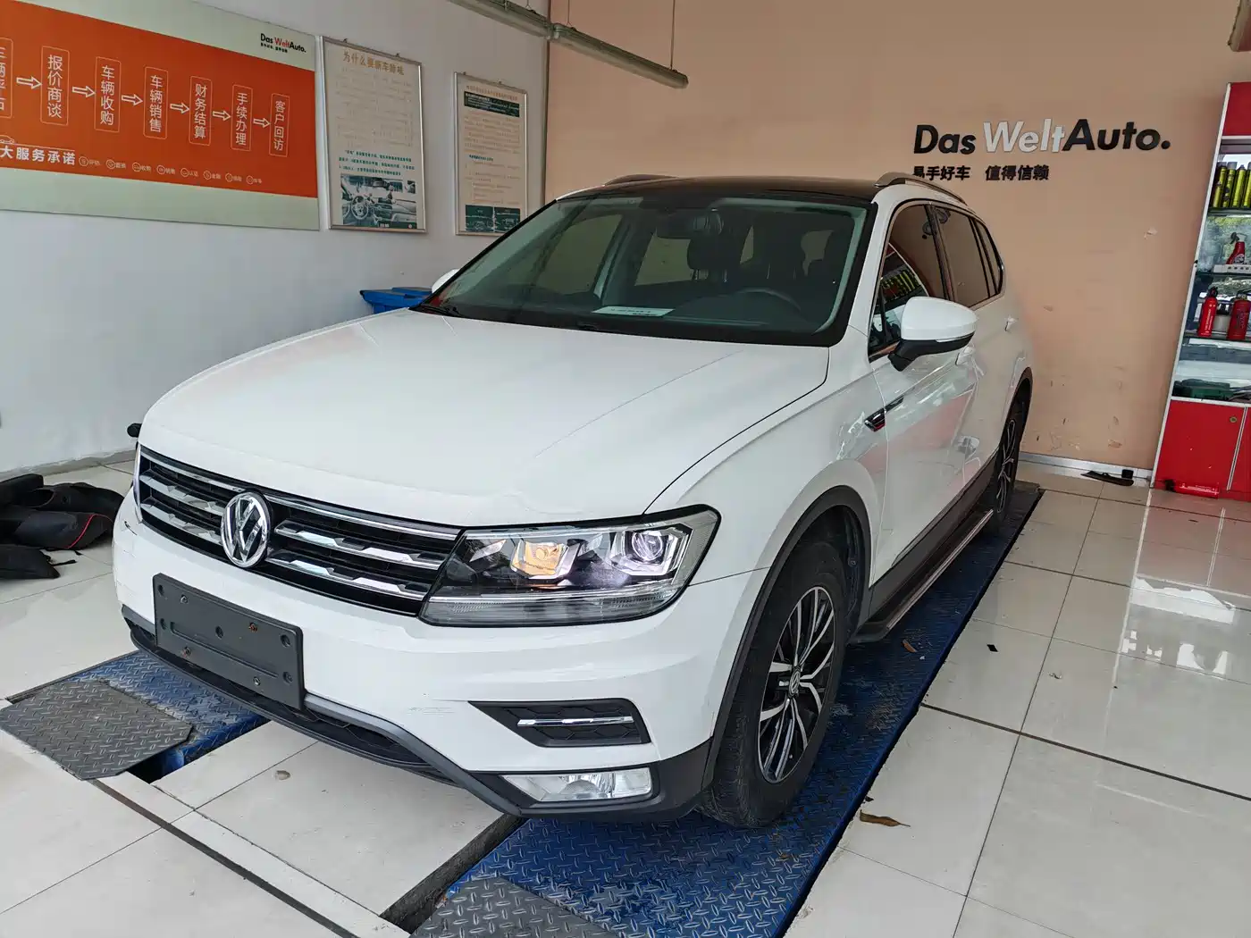 Volkswagen Tiguan L 2018 330TSI Automatic 2WD Luxury Edition фото 2