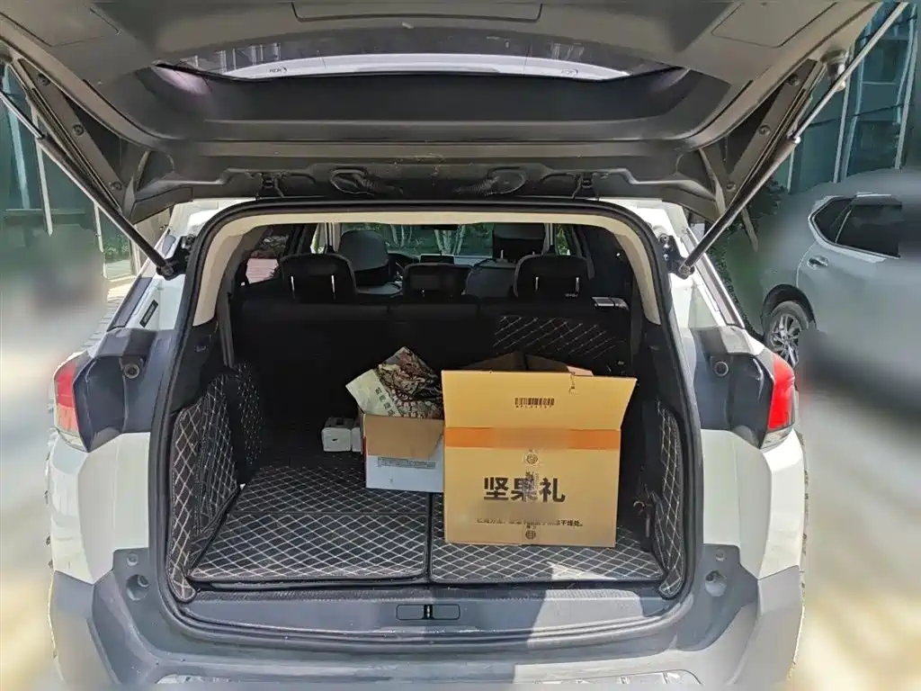 Peugeot 5008 2019 350THP 7-seat Elite Edition фото 10