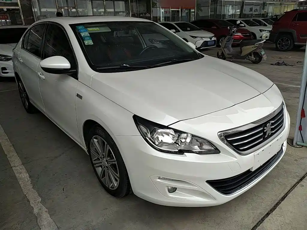 Peugeot 408 2015 Model 1.2T Automatic Luxury Edition фото 4