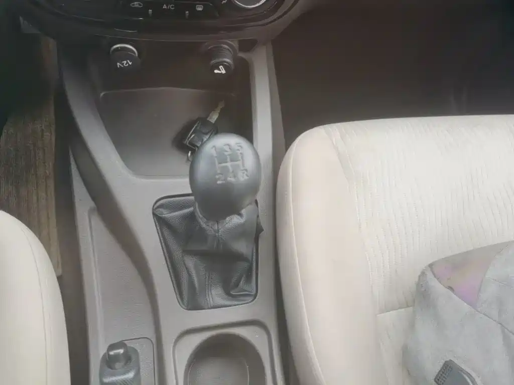 Wuling Motors Wuling Rongguang V 2015 2015 1.5L Basic