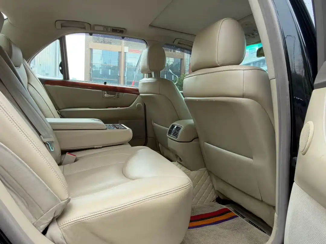 Lexus LS 2003
