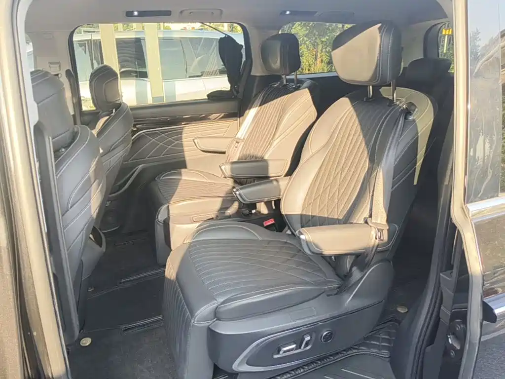 Maxus MIFA 9 2022 2022 Long Range Grassland 7-Seater
